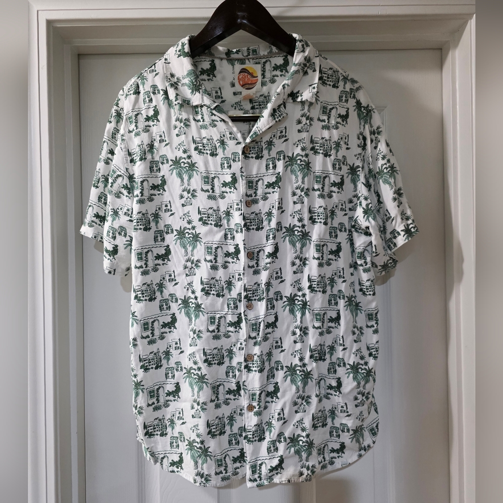 C&C California Mediterranean Themed 100% Rayon Button Up Short Sleeve Shirt. L